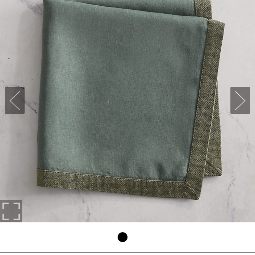 Elegant Green Napkin Set